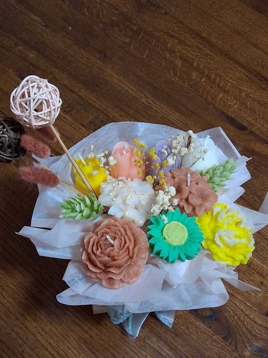 Букети от натурален пчелен восък