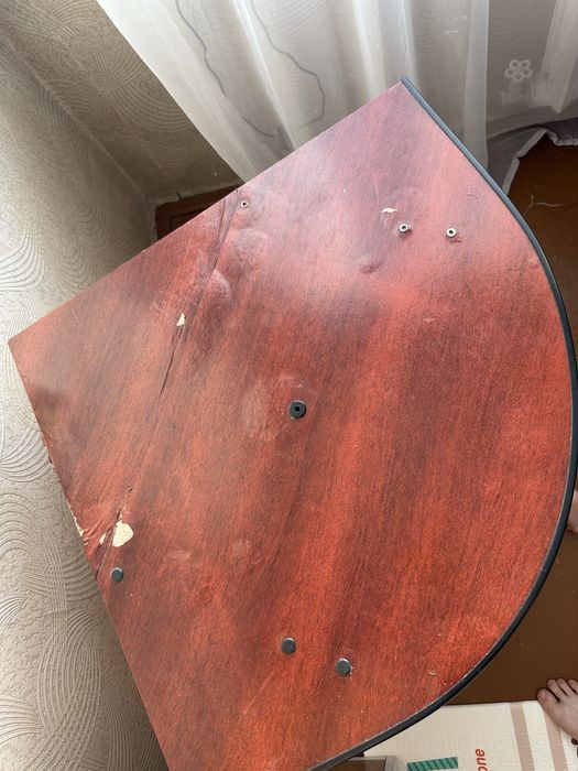 Продам угловой тумбо-стол