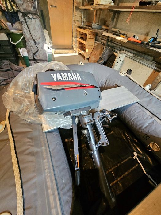 Продам лодку с моторами