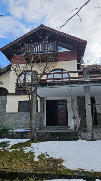 Casă de vânzare în Bușteni Poiana Țapului Zamora cu vedere la munte