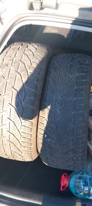 Vând cauciucuri 225 50 17