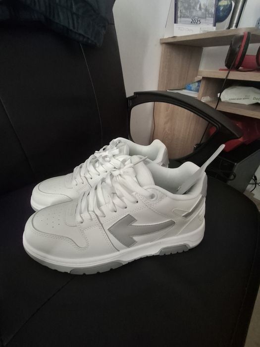 Off white-out of office 43