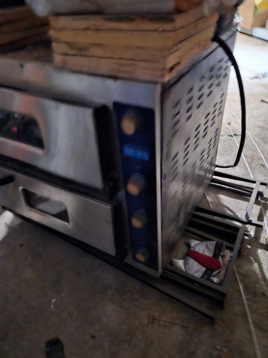 Продавам фурна за пици