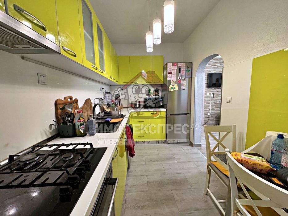 Дава се под наем Многостаен апартамент в Асеновград - 207 кв.м за 177000 € - Снимка #8