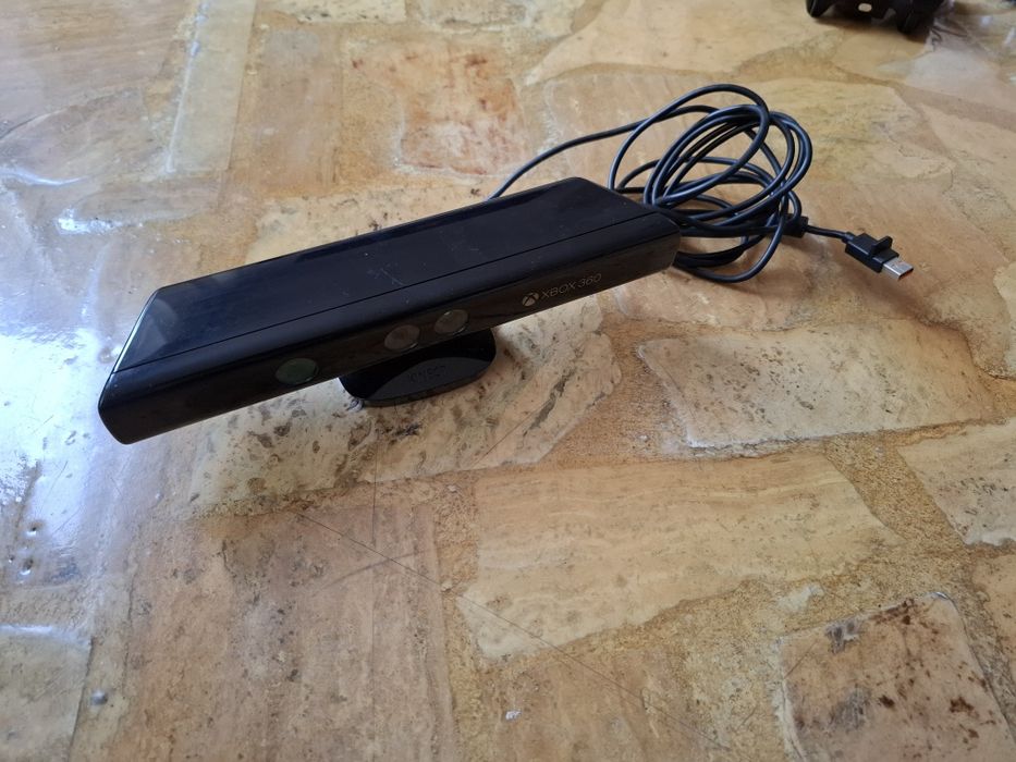 Xbox 360 + 2 Controllere + Kinect + Jocuri