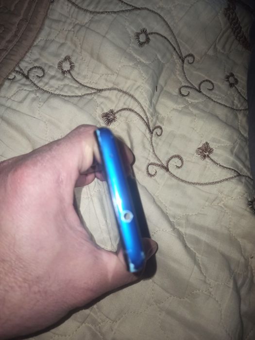 Редми. 7 а. В рабочем состоянии всё работает...