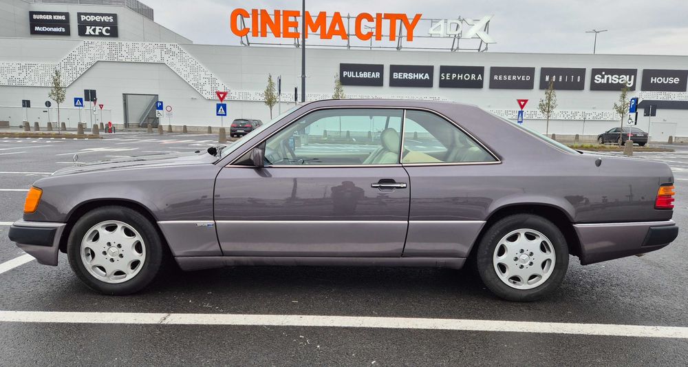 Mercedes-Benz W124 320CE Coupé