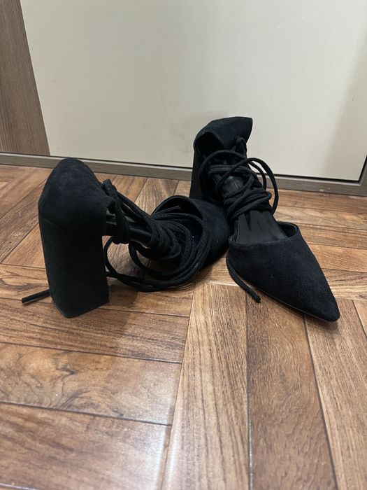 Токчета с връзки, 39