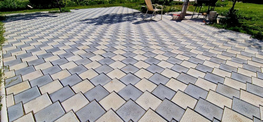 Preturi de producător pentru pavaje si pavele model 20x20 Montaj Trans