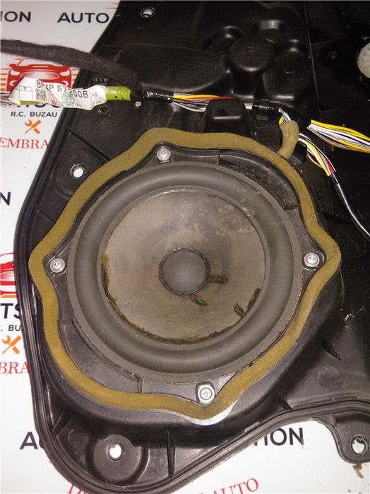 Boxa fata mazda 3