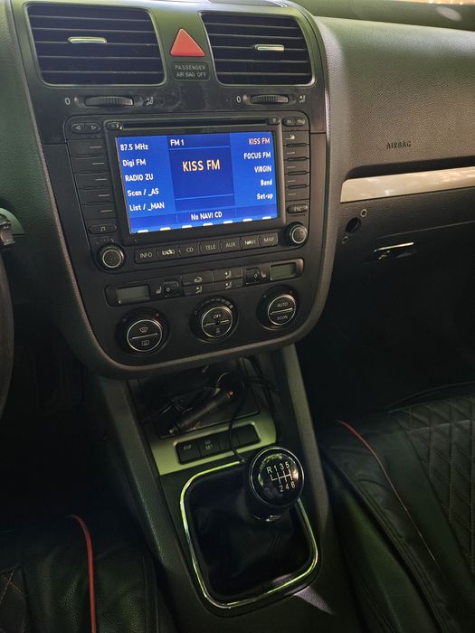 Vând Golf V 1.9 BKC