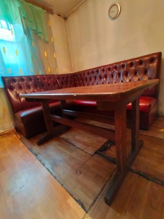 Продаются диваны и столы