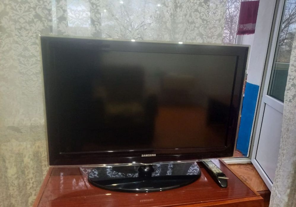 Смарт телевизор Samsung 81 см WiFi YouTube