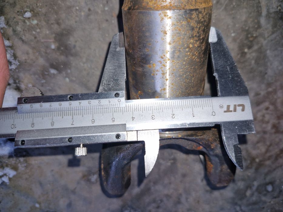 Продам полуось  привода от эксковатора