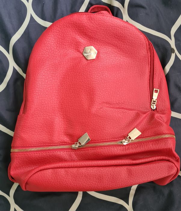 Дамски чанти  и раници