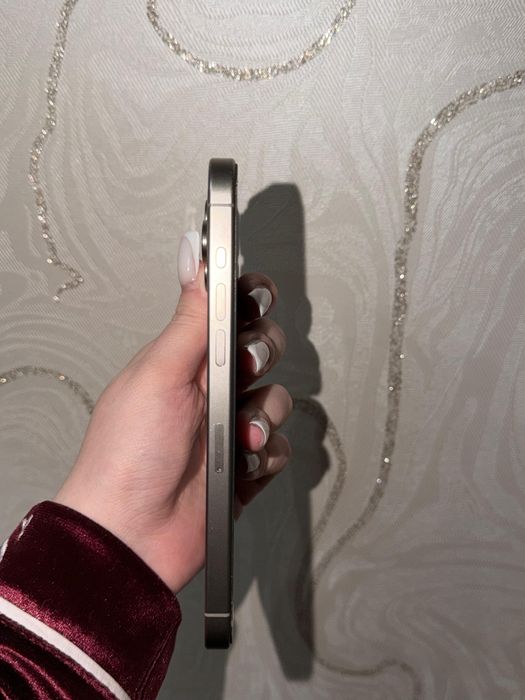 Продам iPhone 15 Pro Max на 256 ГБ.