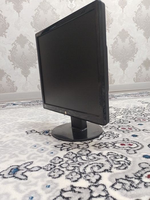 Sotiladi monitor  продам LG монитор