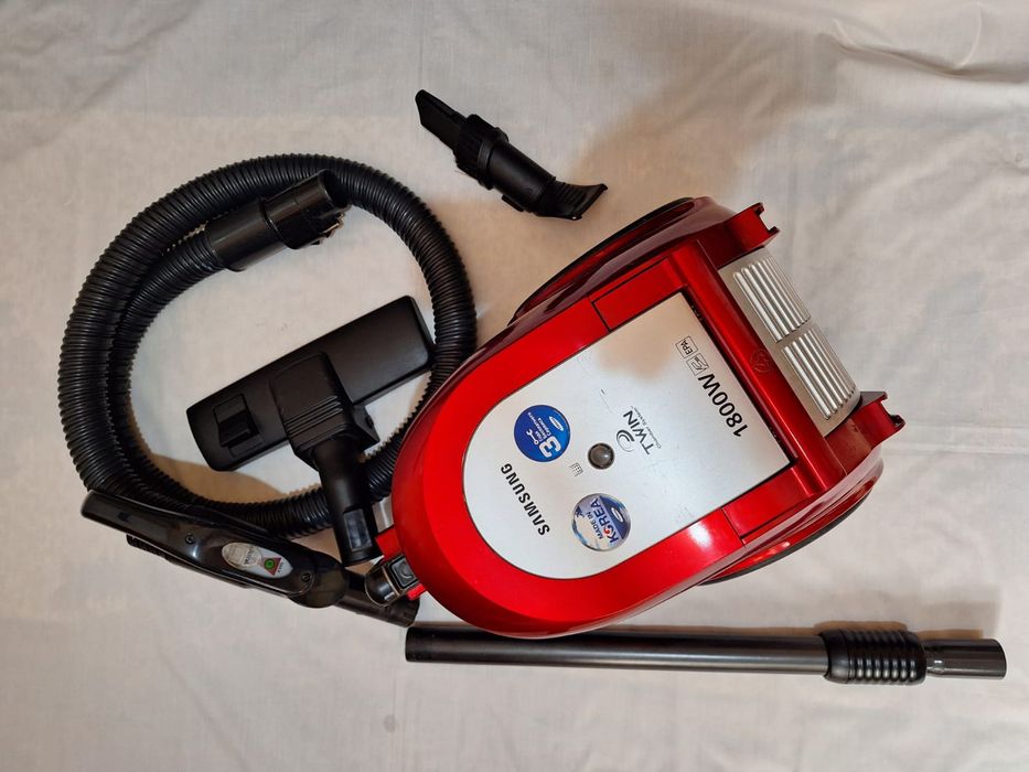 Пылесос Самсунг 1800 w.