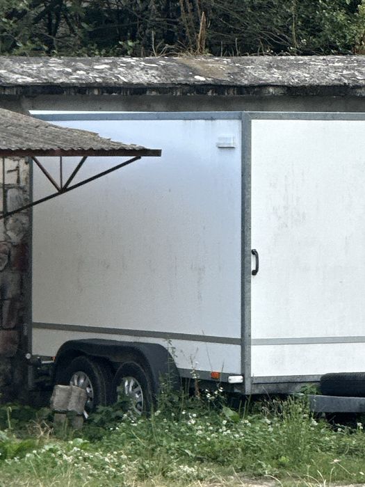 Vând remorcă carosată