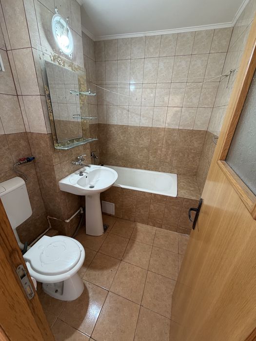 Apartament 3 Camere *Cu îmbunătățiri *Zona de sus