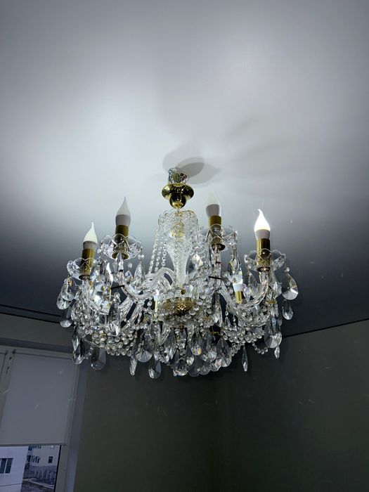 Люстра чешская новая