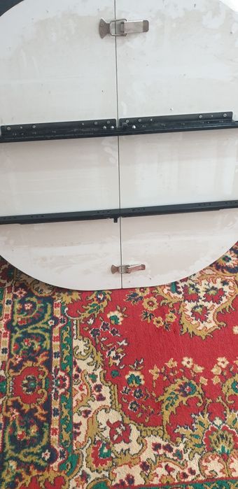 Стол для гостиной