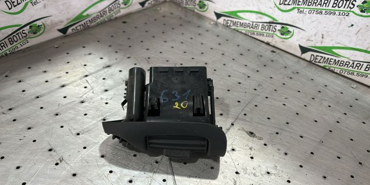 Grila ventilatie bord stanga Mercedes-Benz C-Class W203/S203/CL203