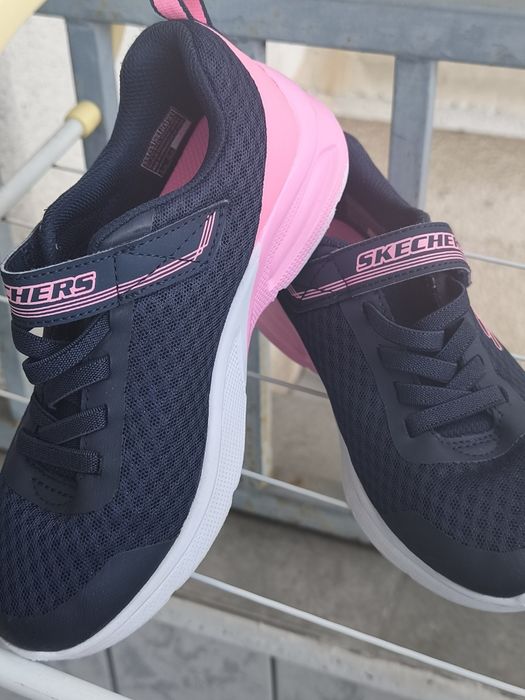 Маратонки Skechers за момиче 34 и 35 номер