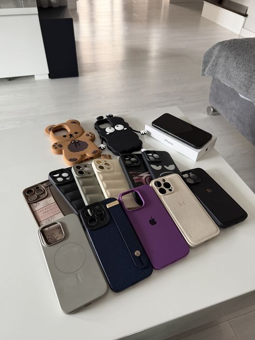 Iphone 15 Pro Max +13 Huse Premium +Cutie Originala , Stare Impecabilă