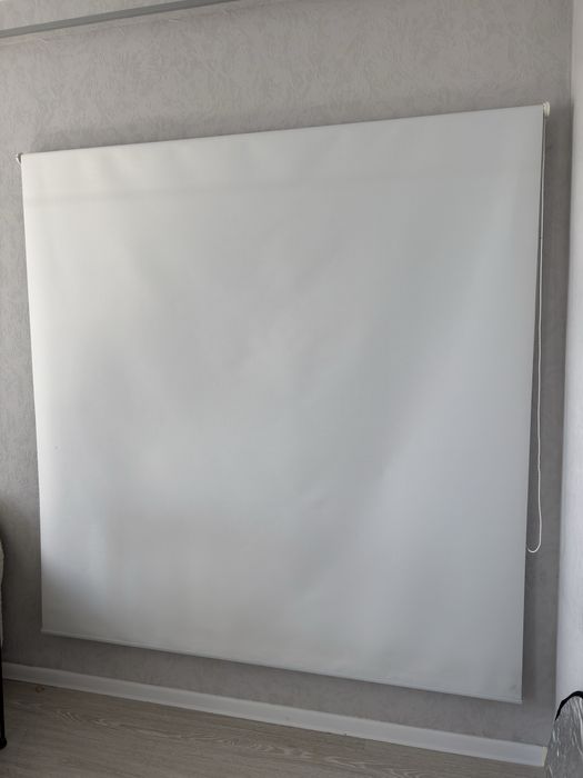 Фон / Белый фон / жалюзи