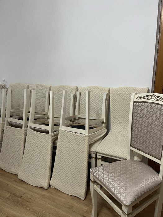 стол, стулья продаются дешево