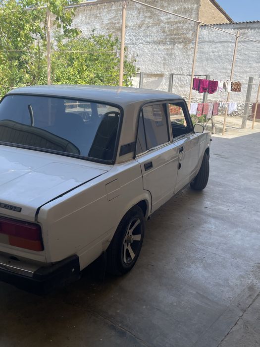 Vaz 2107 sotiladi