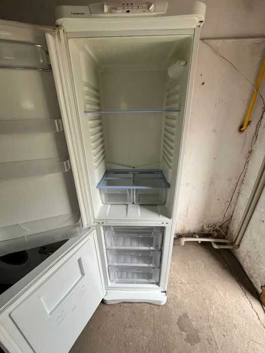 Продам холодильник