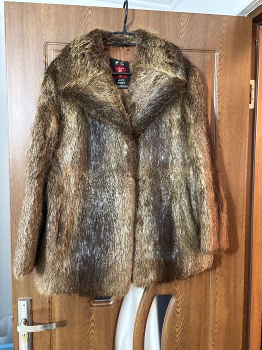 Haina din blana de nutrie, purtata dar in stare foarte buna
