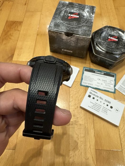 Продавам Casio G Shock GA 2000