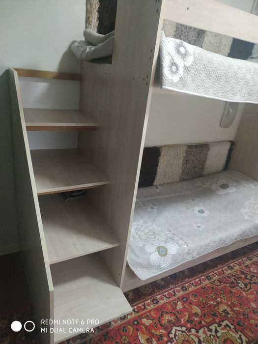 двухэтажная кровать