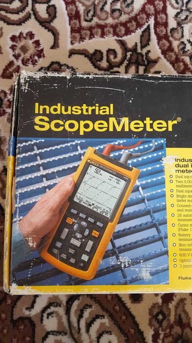 Осциллограф FLUKE 123 ScopeMeter.