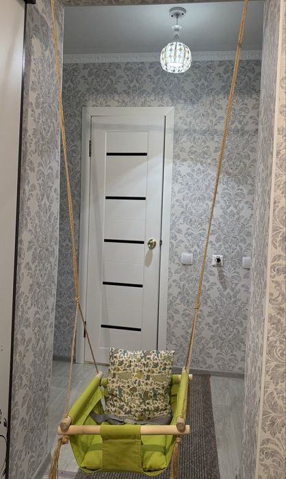 Подвесные качели из льна