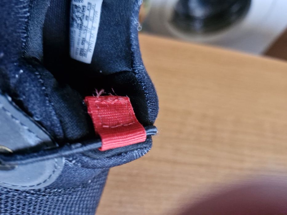 Маратонки адидас