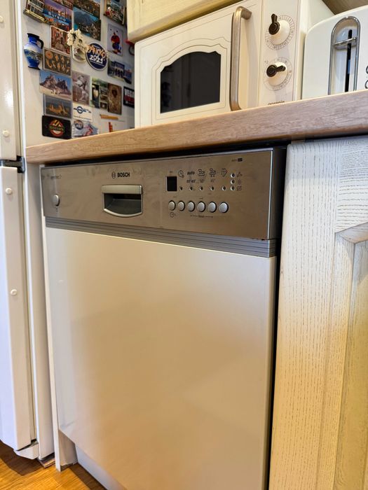 Кухня от масив с уреди Bosch и Gorenje – 3.30 м