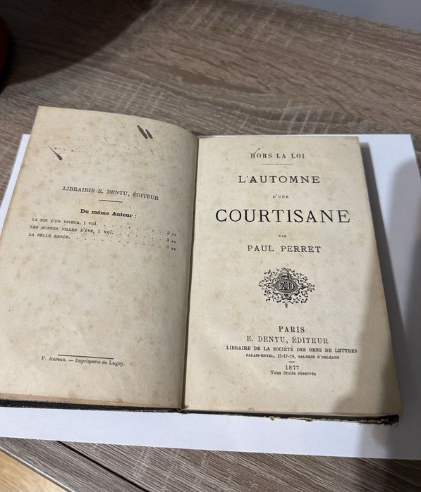 Carte de colectie din 1877 “L’automne d’une Courtisane”