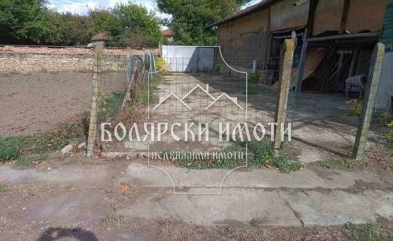 Реновирана двуетажна къща в село Обединение