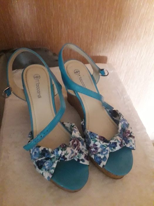 Продам босоножки! 1000 тенге!