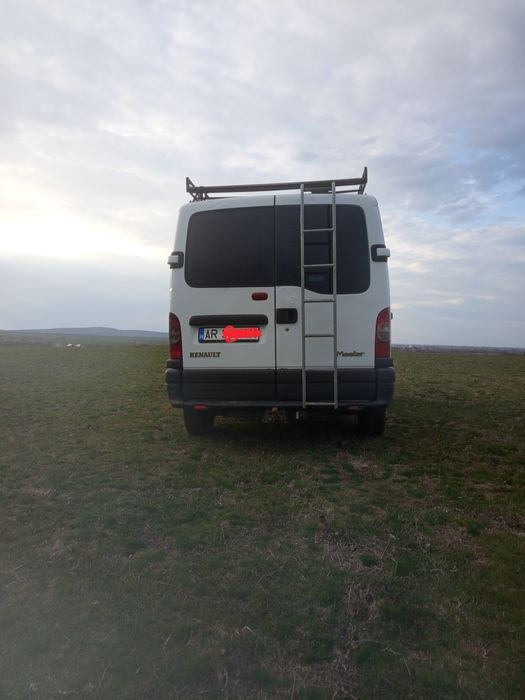 Vând Renault Master