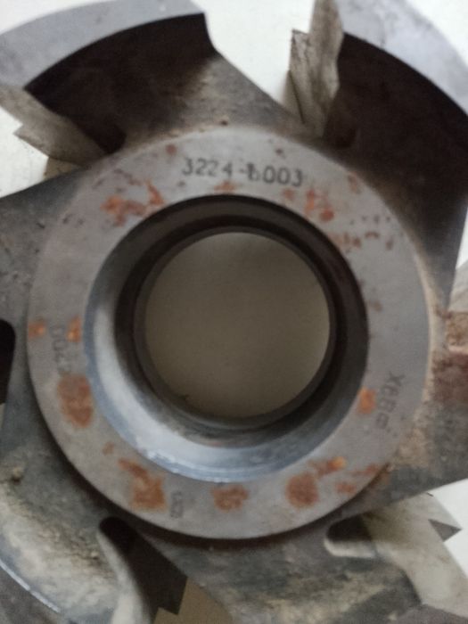 Фреза пазовая  по дереву