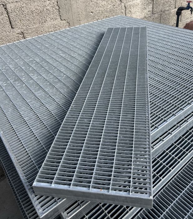 Gratare zincate galvanizate