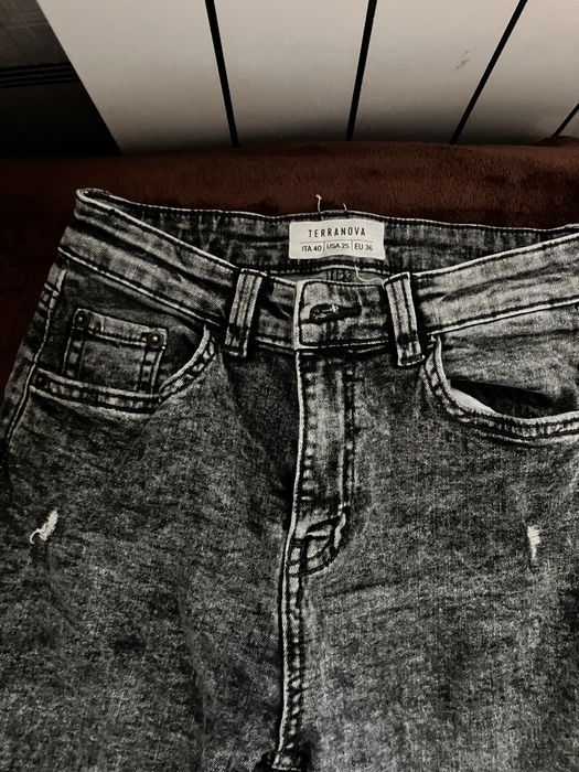 Скъсани дънки , цвят: сив