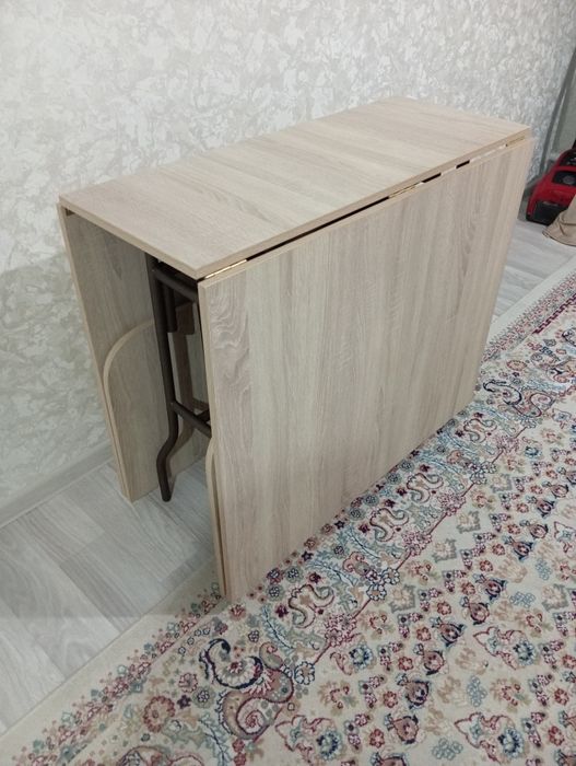 Стол новый пачти