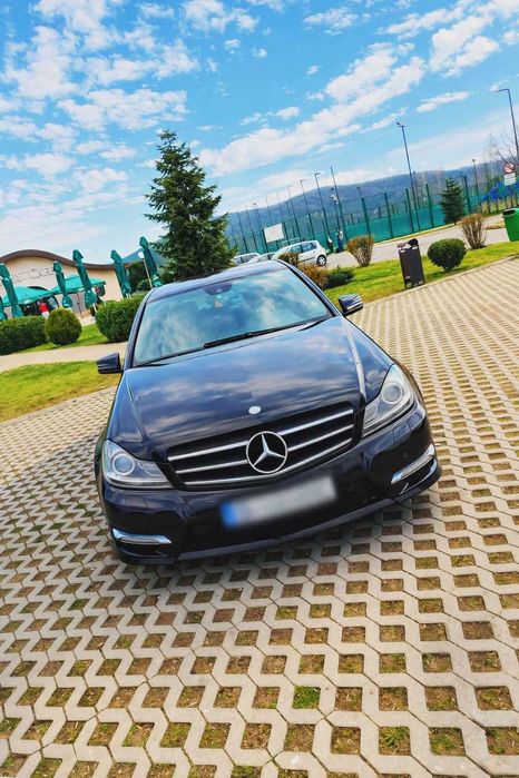 Mercedes C250 4Matic (4x4) Biturbo 204 CP pachet AMG