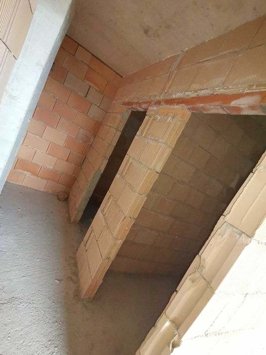 Продавам тристаен апартамент в гр. Варна.